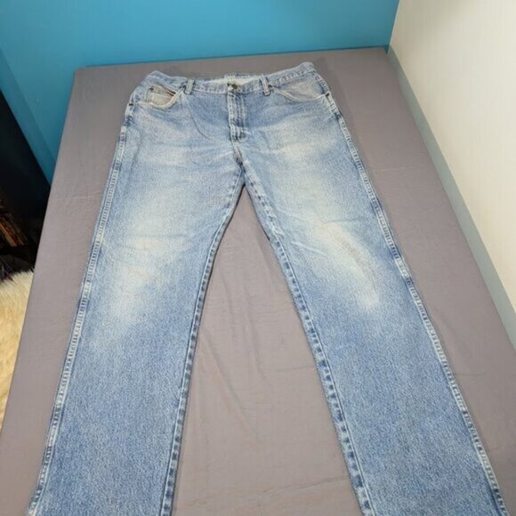 Vtg Wrangler Light Wash Jeans Made in Mexico Size 38x34 - Picture 2 of 16